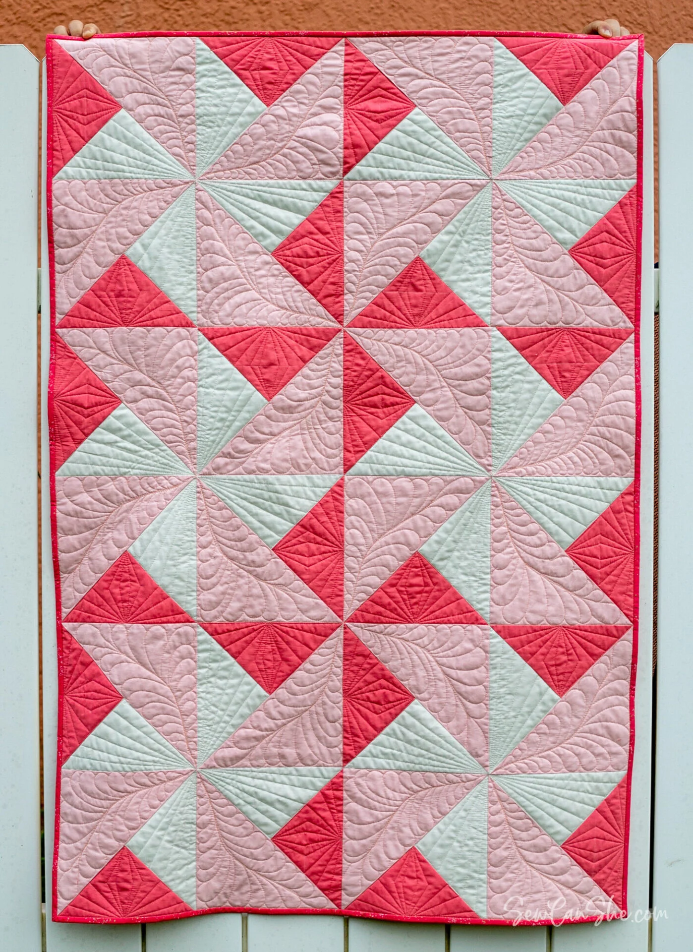 Pinwheel Daydream Baby Quilt – Free Pattern